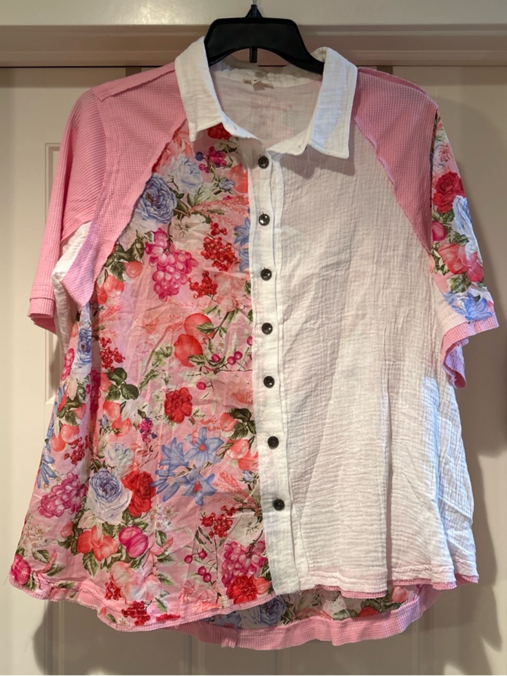POL Patchwork Pink Floral & White Button-Down Collared Top - Picture 2 of 6